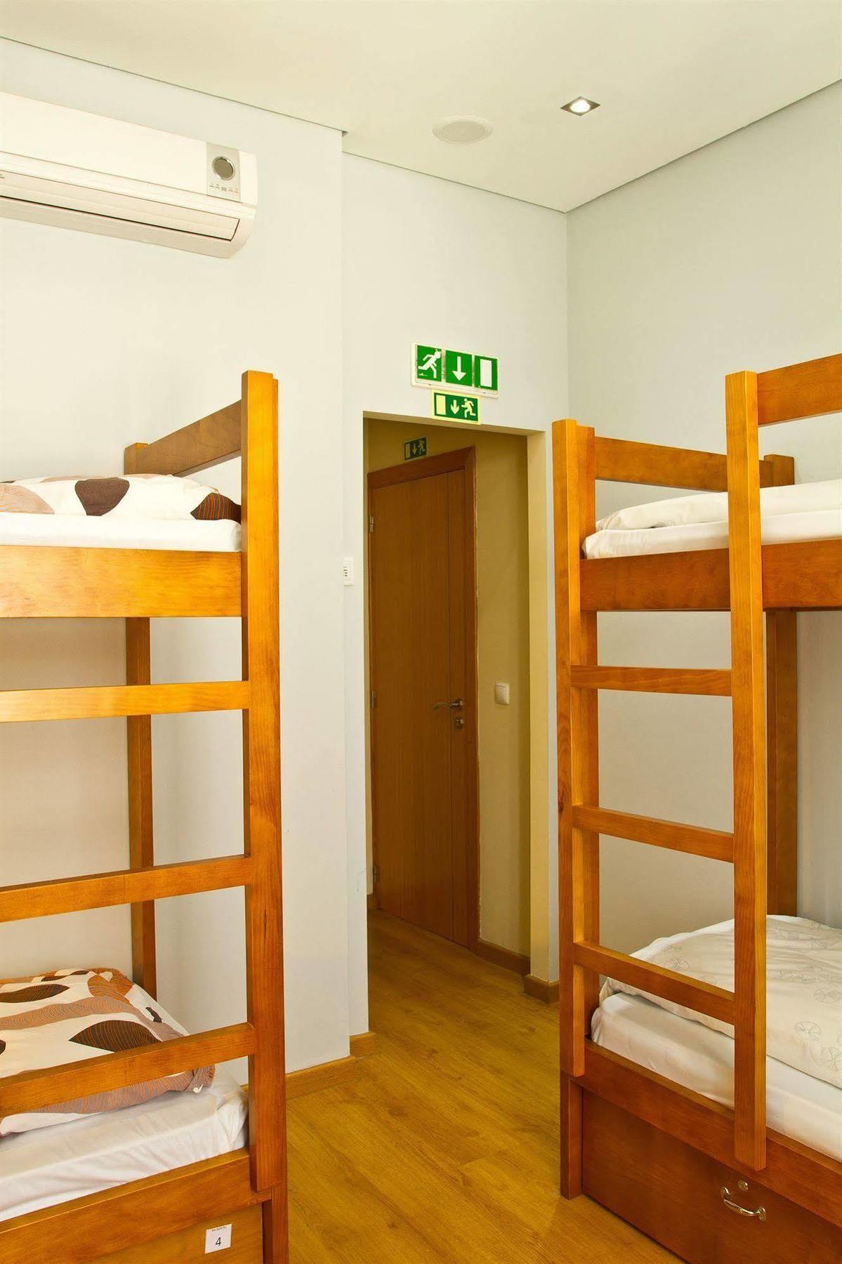 B.A. Hostel Lisbon Bagian luar foto